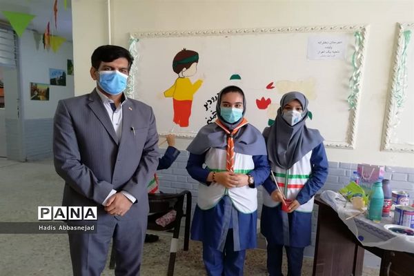 جشنواره نقاشی همگانی به‌مناسبت دهه فجر در ناحیه یک اهواز