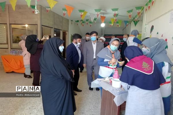 جشنواره نقاشی همگانی به‌مناسبت دهه فجر در ناحیه یک اهواز