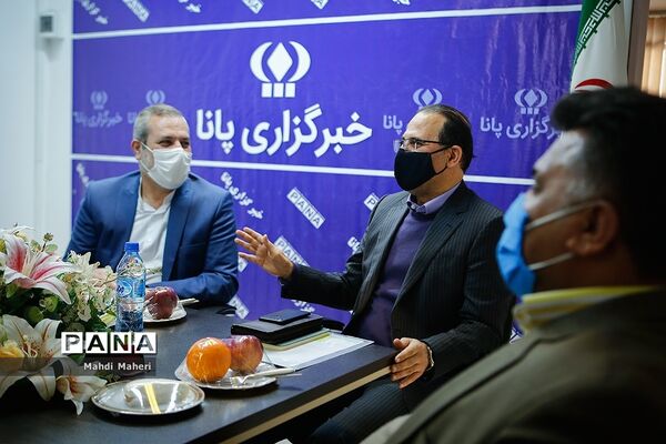 تقدیر از تاکسیران امانتدار در خبرگزاری پانا