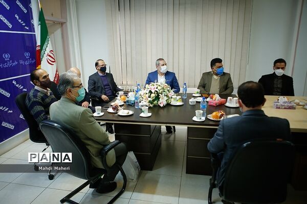 تقدیر از تاکسیران امانتدار در خبرگزاری پانا