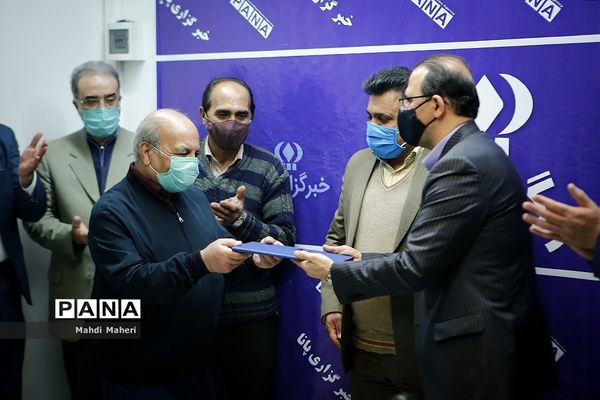 تقدیر از تاکسیران امانتدار در خبرگزاری پانا