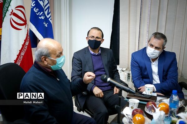 تقدیر از تاکسیران امانتدار در خبرگزاری پانا