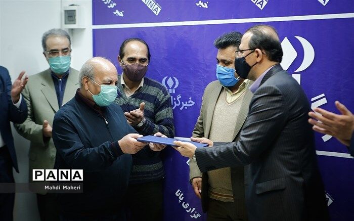 تقدیر از تاکسیران امانتدار در خبرگزاری پانا/ فیلم