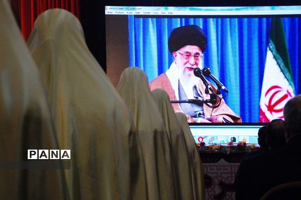 برپایی جشن پیروزی انقلاب اسلامی در کانون سمیه ناحیه یک شهرری