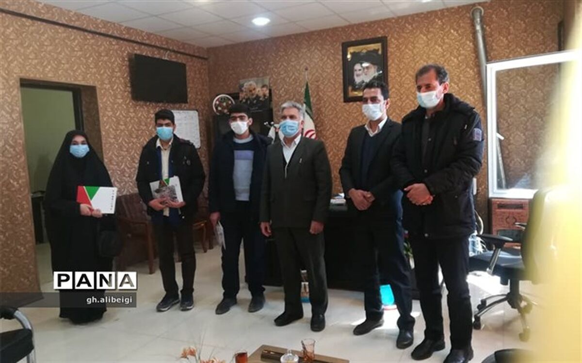 تجلیل از دانش آموزان فعال فرهنگی در شهرستان بن