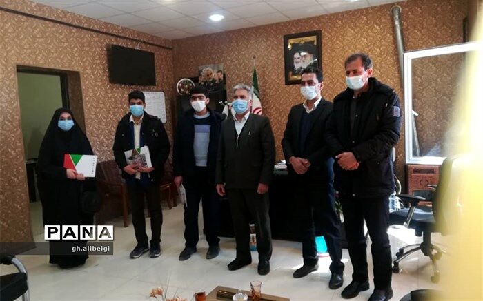 تجلیل از دانش آموزان فعال فرهنگی در شهرستان بن