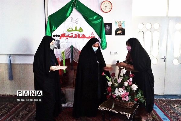 برگزاری مراسم گرامیداشت  دهه فجردر دبیرستان عبدالعلی بیرجندی