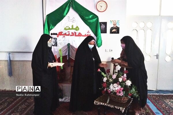 برگزاری مراسم گرامیداشت  دهه فجردر دبیرستان عبدالعلی بیرجندی
