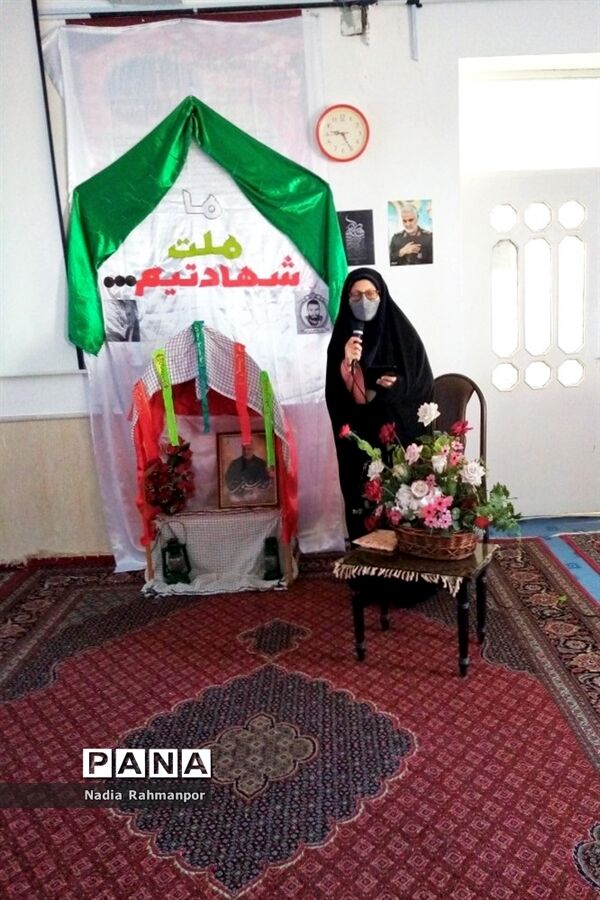 برگزاری مراسم گرامیداشت  دهه فجردر دبیرستان عبدالعلی بیرجندی