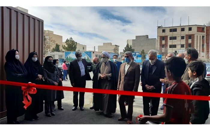 زمین چمن مصنوعی سرپوشیده سرداران شهید به بهره برداری رسید