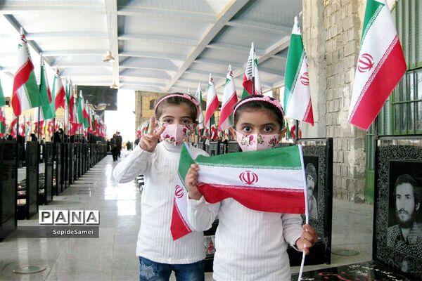 راهپیمایی خودرویی 22 بهمن درشهرستان نی ریز