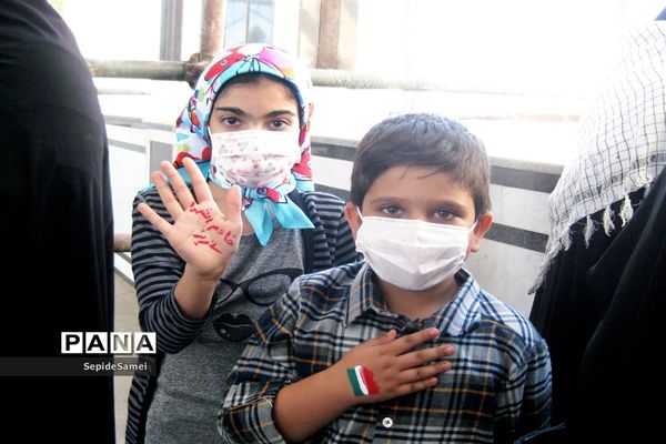 راهپیمایی خودرویی 22 بهمن درشهرستان نی ریز