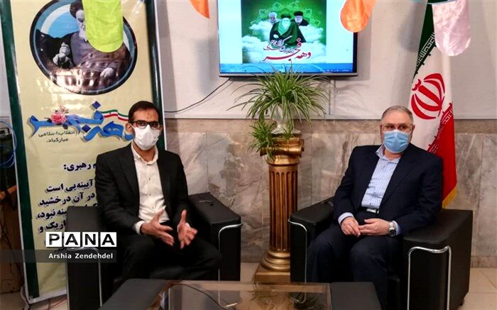 برگزاری جشن مجازی پیروزی انقلاب  در دبیرستان حر بن ریاحی منطقه چهار