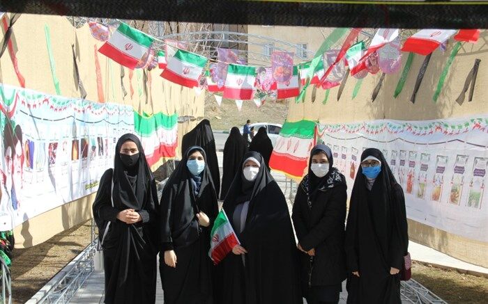 دیدار دانش‌آموزان با شهدای‌گمنام به مناسبت دهه‌فجر