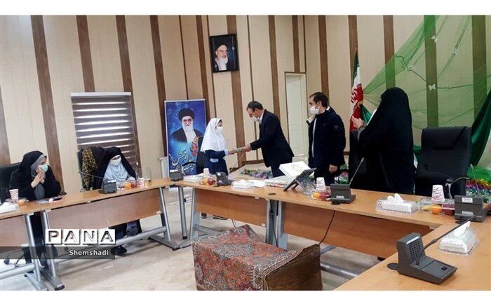 خزائی: کتاب صعود چهل ساله تنها کتابی است که پیشرفتهای انقلاب را مستند بیان کرده است