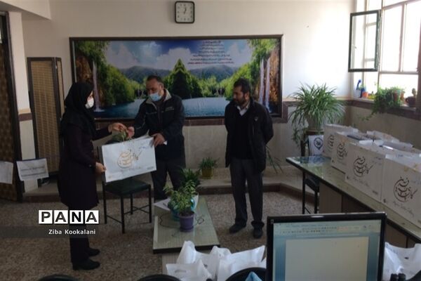 توزیع اقلام بهداشتی در مدارس شهرستان قدس