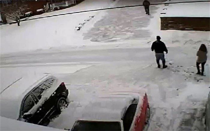 پاسخ مرگبار مرد بی رحم به اعتراض زوج همسایه + فیلم