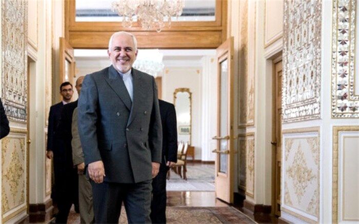 ظریف: با لغو تحریم‌ها ایران می‌تواند قطب علم و فناوری منطقه باشد