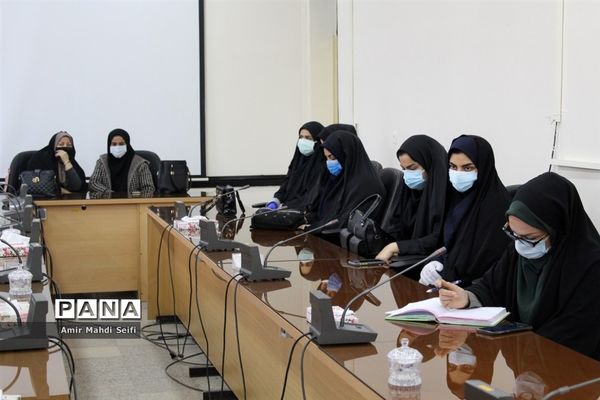 تجلیل از منتخبان حوزه پرورشی و مربیان پیشتاز در محمودآباد