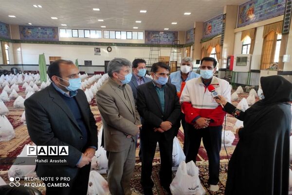تهیه و توزیع بسته های معیشتی بین نیازمندان شهرستان خوسف استان خراسان جنوبی