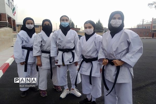 آیین افتتاح زمین چمن مدرسه  شهید محسن فخری زاده در شهریار