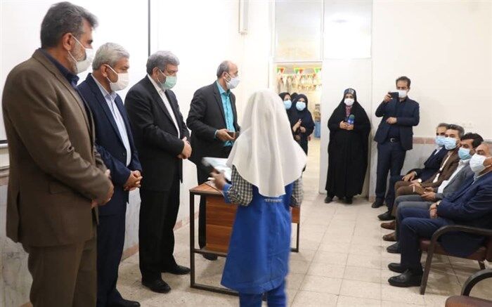 خوزستانی‌ها بیشترین تبلت را به دانش‌آموزان نیازمند اهدا کردند