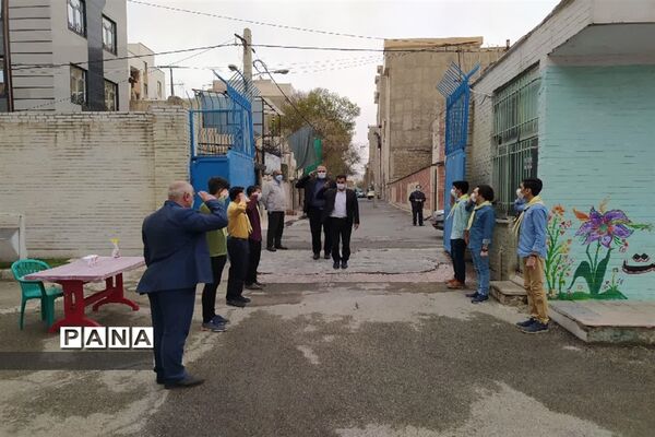 تجلیل از دانش‌آموزان برتر دبیرستان ماندگار مدرس آموزش و پرورش ناحیه دو شهر ری
