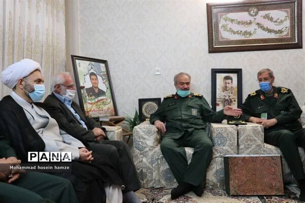 دیدار جانشین فرمانده‌کل سپاه پاسداران با خانواده شهدا در شهرری