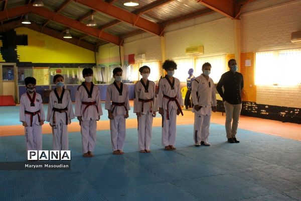 افتتاح سالن‌های بدنسازی، کانون حرکات اصلاحی و تندرستی در مجموعه ورزشی آزادگان  بوشهر