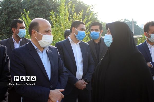 بازدید مدیرکل تربیت بدنی و فعالیت‌های ورزشی وزارت آموزش و پرورش  از مدرسه شهید معینی  بوشهر