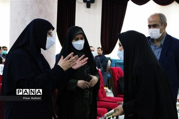 آیین رونمایی و انتشار مجموعه آثار تولید محتوای الکترونیکی آذربایجان شرقی