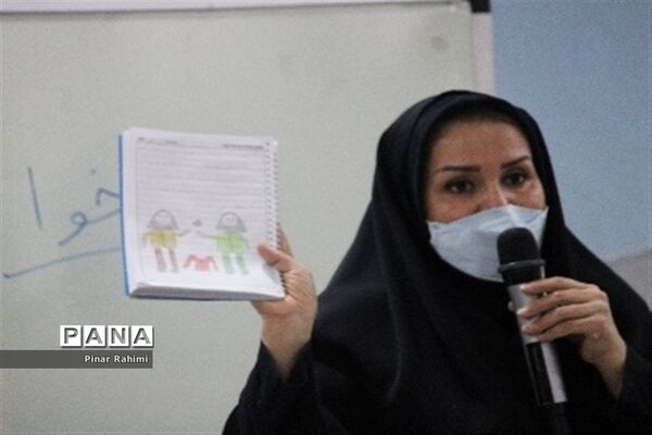 آیین رونمایی و انتشار مجموعه آثار تولید محتوای الکترونیکی آذربایجان شرقی