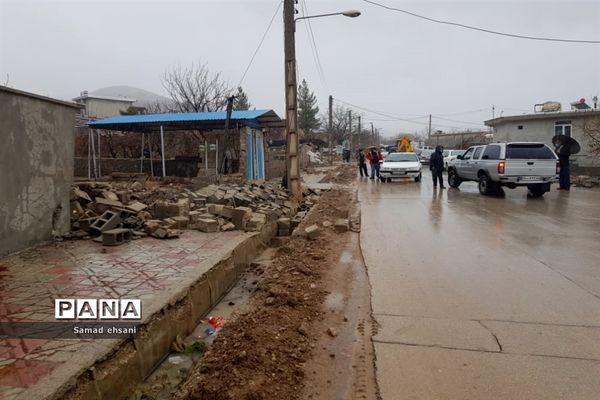 تخریب دیوار باغ ها و خسارت سنگین به  امکان تفریحی شهر سی سخت بر اثر زلزله