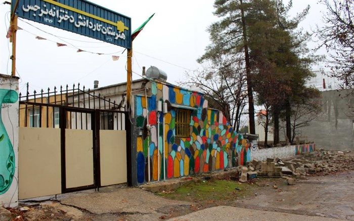 معاون فنی و نظارت سازمان نوسازی مدارس کشور جهت بررسی میزان خسارت زلزله به مدارس وارد سی سخت شد