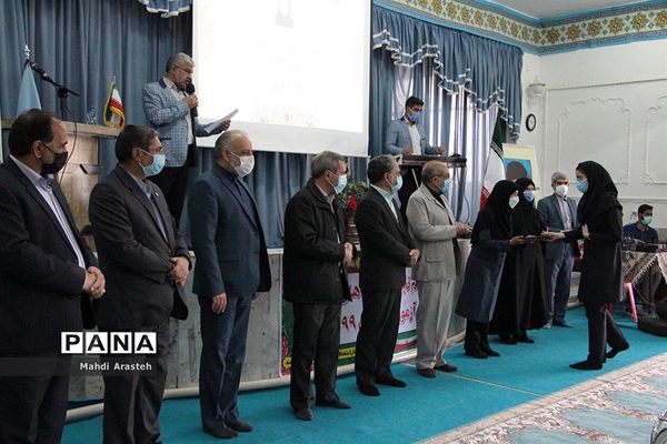 تقدیر ازرتبه‌های برترکنکورسال جاری دبیرستان استعدادهای درخشان