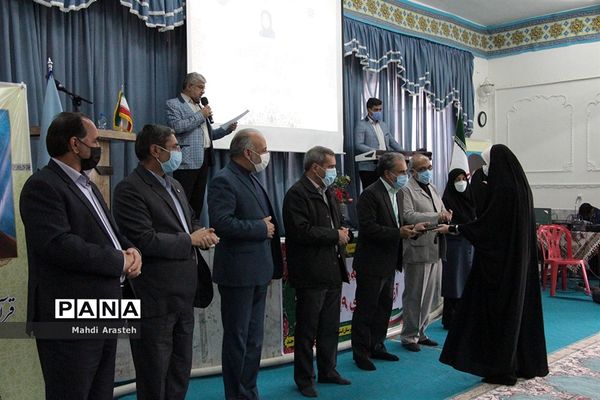 تقدیر ازرتبه‌های برترکنکورسال جاری دبیرستان استعدادهای درخشان