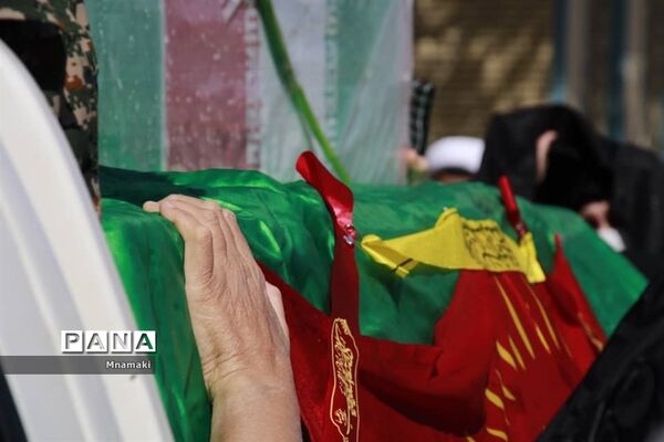 تشییع پیکر ۲ شهید گمنام دوران دفاع مقدس در شهر نوش آباد کاشان
