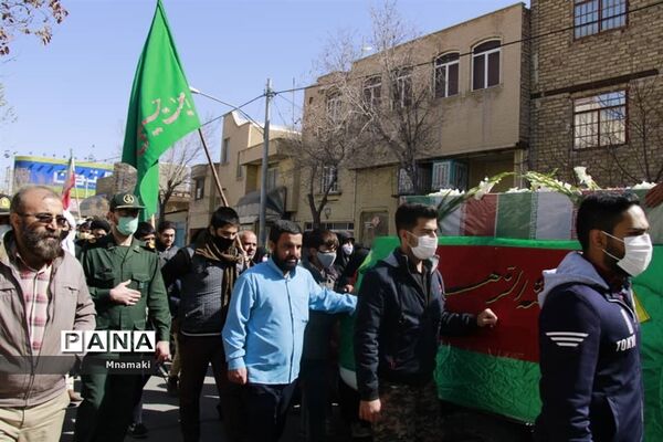 تشییع پیکر ۲ شهید گمنام دوران دفاع مقدس در شهر نوش آباد کاشان