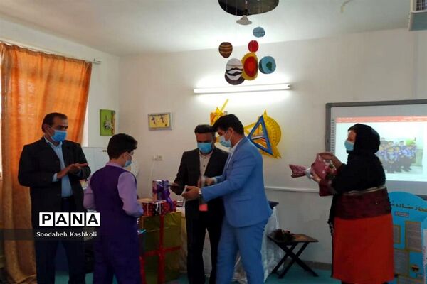 تقدیر از دانشمندان و پژوهشگران کوچک دبستان شهید کاوه بوشهر