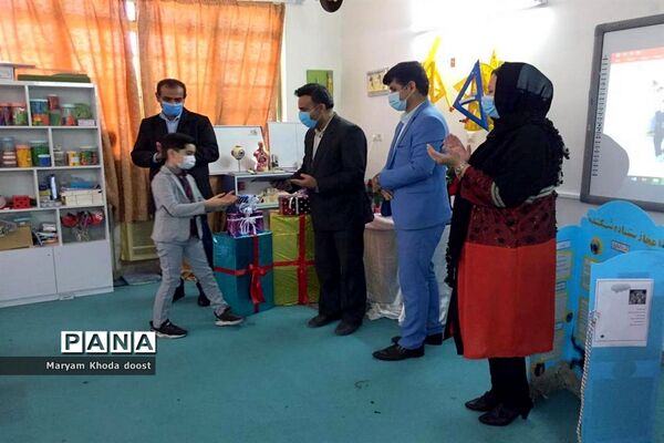 تقدیر از دانشمندان و پژوهشگران کوچک دبستان شهید کاوه بوشهر