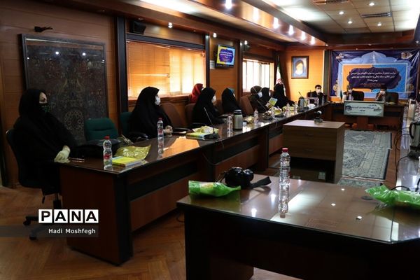 تجلیل از منتخبین استانی جشنواره الگوهای برتر تدریس درس تفکر و سبک زندگی و جشنواره تجارب برتر تربیتی در شیراز