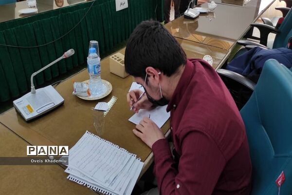 مناظره دانش‌آموزی شهرستان‌های بهشهر و گلوگاه