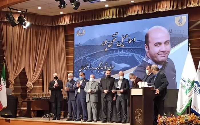 کارمند شهرداری تبریز به عنوان مربی شایسته فوتسال کشور انتخاب شد