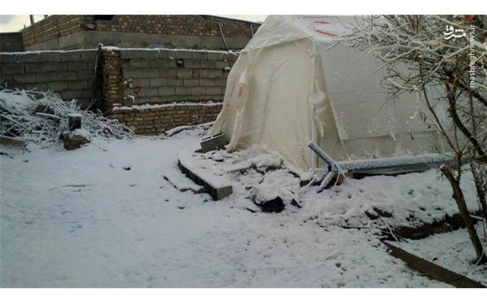 برف و باران در راه شهر زلزله زده سی سخت