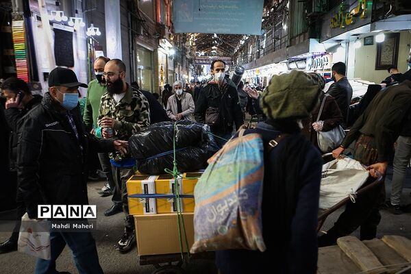 ازدحام جمعیت در بازار تهران