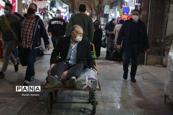 ازدحام جمعیت در بازار تهران