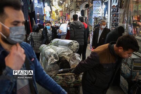 ازدحام جمعیت در بازار تهران