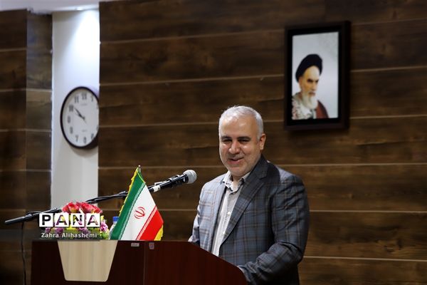 آیین تجلیل از نیم قرن خدمات آموزشی و فرهنگی علی اصغر فانی