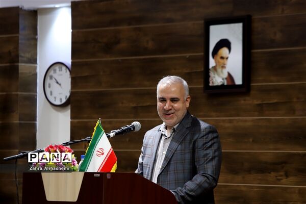 آیین تجلیل از نیم قرن خدمات آموزشی و فرهنگی علی اصغر فانی