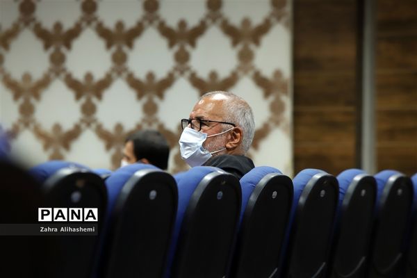 آیین تجلیل از نیم قرن خدمات آموزشی و فرهنگی علی اصغر فانی